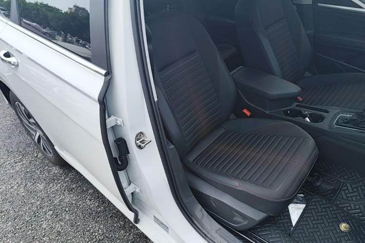 Used Volkswagen Lavida 2023 280TSI DSG Starry Sky Deluxe Edition Right Front Seat