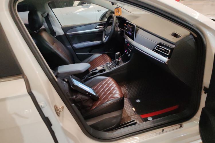 Used Volkswagen Lavida 2023 300TSI DSG Full-Comfort Edition Right Front Seat
