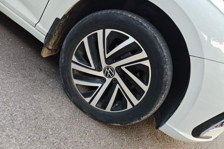 Used Volkswagen Lavida 2023 280TSI DSG Starry Sky Deluxe Edition Right Front Wheel Hub