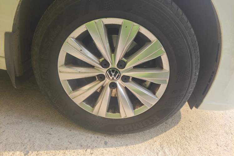 Used Volkswagen Lavida 2023 New Rui 1.5L Automatic New Yi Edition Right Front Wheel Hub
