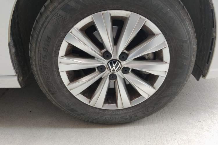 Used Volkswagen Lavida 2023 New Sharp 1.5L Automatic Excellent New Edition Right Front Wheel Hub