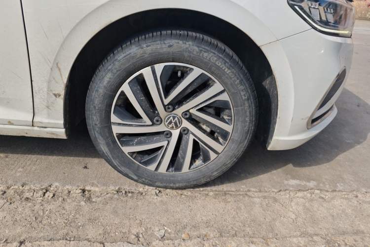Used Volkswagen Lavida 2023 1.5L Automatic 5 Million Edition Right Front Wheel Hub