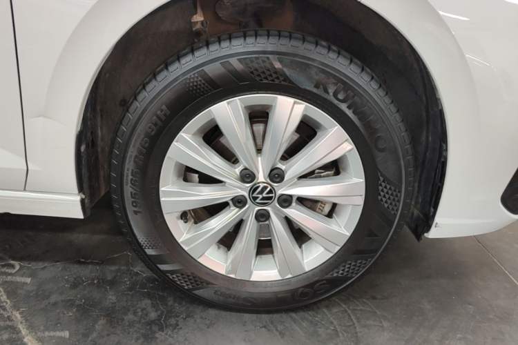 Used Volkswagen Lavida 2023 New Sharp 1.5L Automatic Excellent New Edition Right Front Wheel Hub