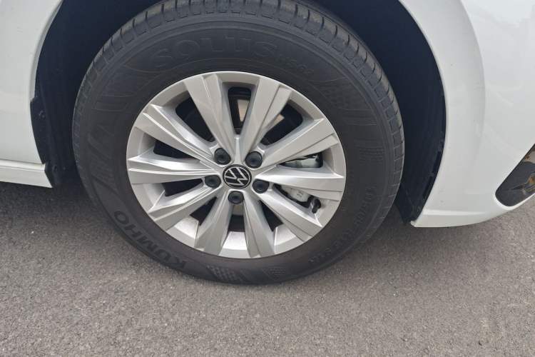 Used Volkswagen Lavida 2023 New Sharp 1.5L Automatic Excellent New Edition Right Front Wheel Hub