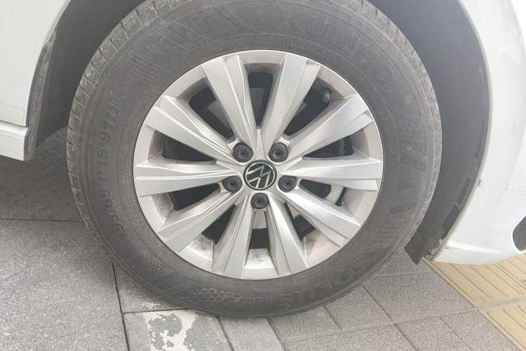 Used Volkswagen Lavida 2023 New Sharp 1.5L Automatic Excellent New Edition Right Front Wheel Hub