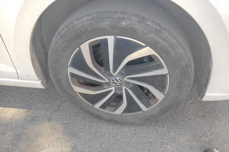 Used Volkswagen Lavida 2023 New Sharp 1.5L Automatic New Wish Edition Right Front Wheel Hub