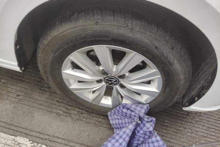 Used Volkswagen Lavida 2023 1.5L Automatic De Yi Edition Right Front Wheel Hub