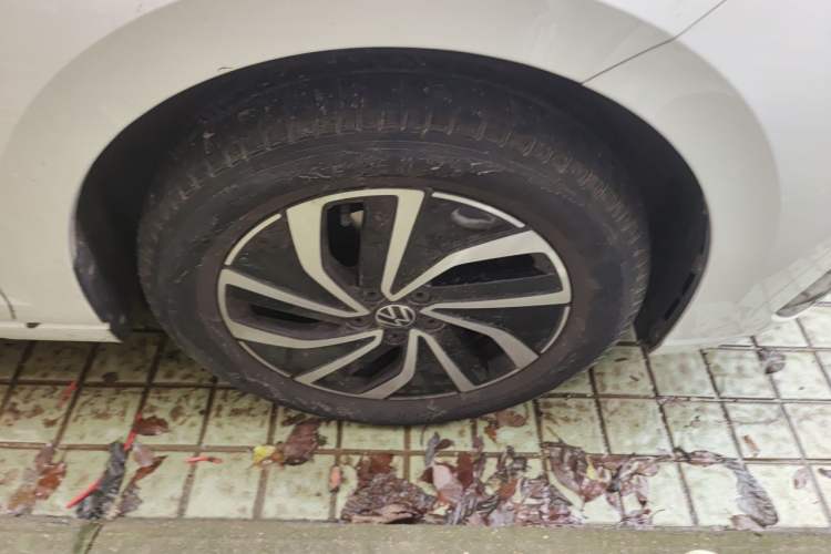 Used Volkswagen Lavida 2023 New Sharp 1.5L Automatic New Wish Edition Right Front Wheel Hub