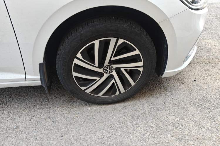 Used Volkswagen Lavida 2023 280TSI DSG Full-Comfort Edition Right Front Wheel Hub
