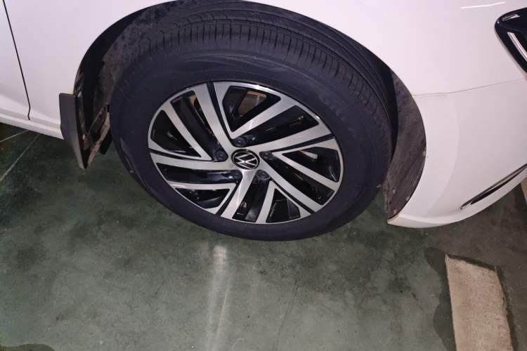 Used Volkswagen Lavida 2023 280TSI DSG Full-Comfort Edition Right Front Wheel Hub