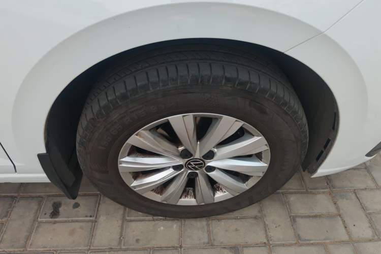 Used Volkswagen Lavida 2023 New Sharp 1.5L Automatic Excellent New Edition Right Front Wheel Hub