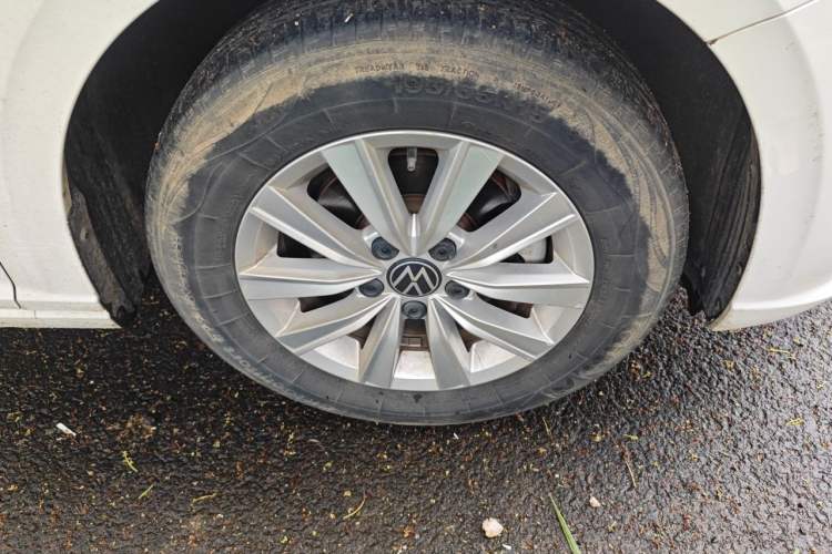 Used Volkswagen Lavida 2023 1.5L Automatic De Yi Edition Right Front Wheel Hub