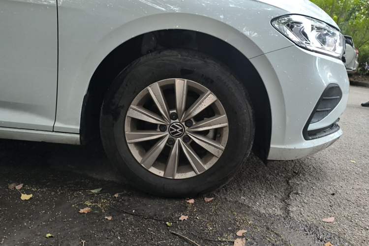 Used Volkswagen Lavida 2023 1.5L Automatic De Yi Edition Right Front Wheel Hub
