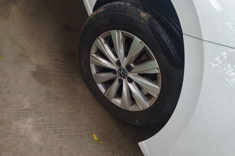 Used Volkswagen Lavida 2023 New Sharp 1.5L Automatic Excellent New Edition Right Front Wheel Hub