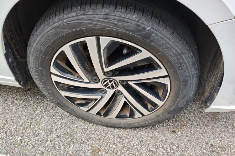 Used Volkswagen Lavida 2023 300TSI DSG Starry Full-Comfort Edition Right Front Wheel Hub