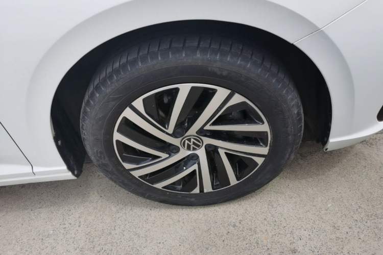 Used Volkswagen Lavida 2023 280TSI DSG Starry Sky Deluxe Edition Right Front Wheel Hub