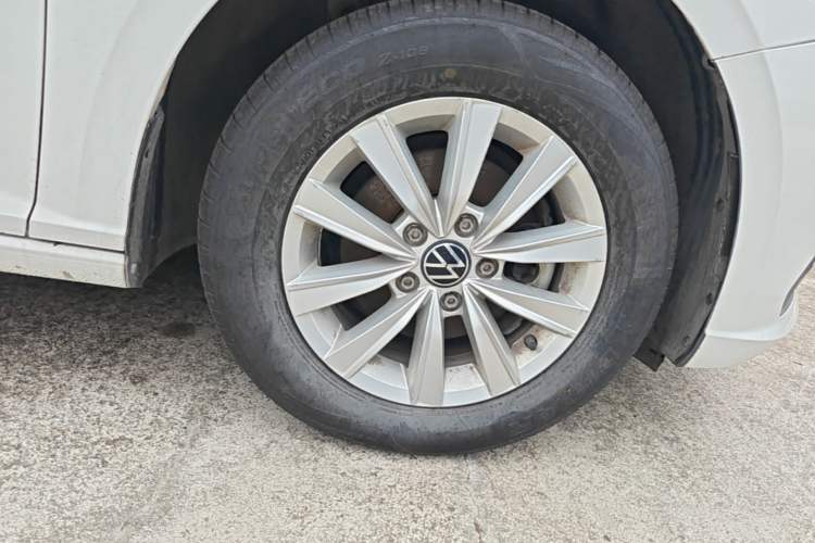 Used Volkswagen Lavida 2023 1.5L Automatic De Yi Edition Right Front Wheel Hub