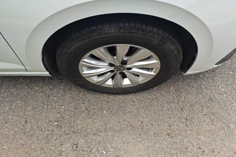 Used Volkswagen Lavida 2023 New Sharp 1.5L Automatic Excellent New Edition Right Front Wheel Hub