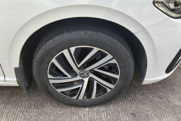 Used Volkswagen Lavida 2023 280TSI DSG Starry Sky Deluxe Edition Right Front Wheel Hub