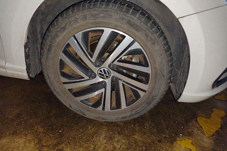 Used Volkswagen Lavida 2023 300TSI DSG Full-Comfort Edition Right Front Wheel Hub