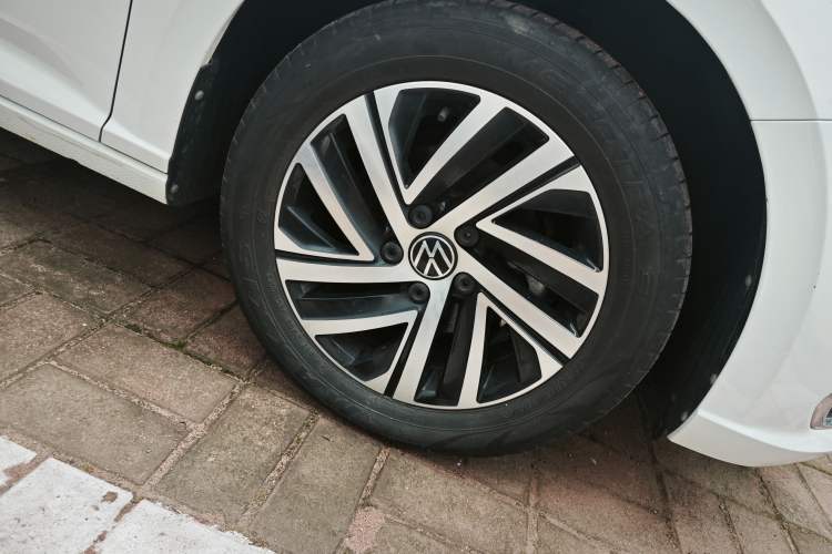 Used Volkswagen Lavida 2023 Revised Version 1.5L Automatic 5 Millionth Edition Right Front Wheel Hub