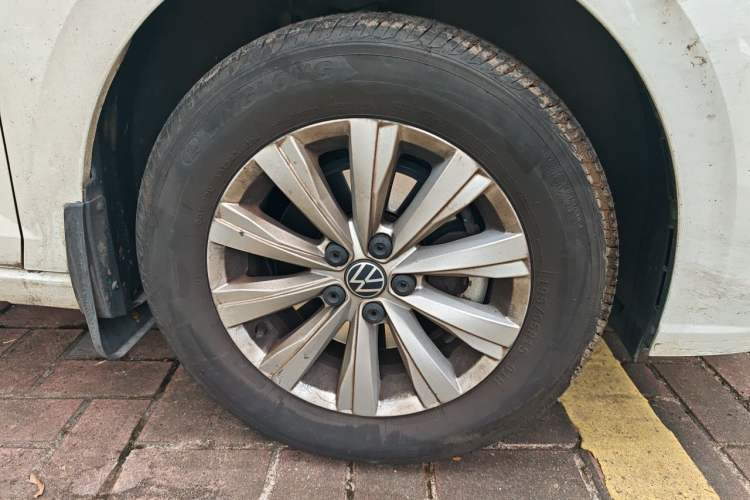 Used Volkswagen Lavida 2023 New Sharp 1.5L Automatic Excellent New Edition Right Front Wheel Hub