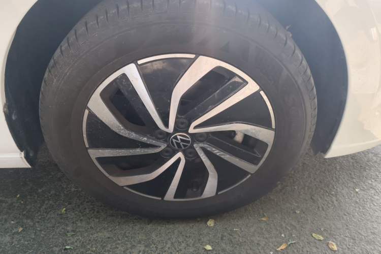 Used Volkswagen Lavida 2023 New Sharp 1.5L Automatic New Wish Edition Right Front Wheel Hub