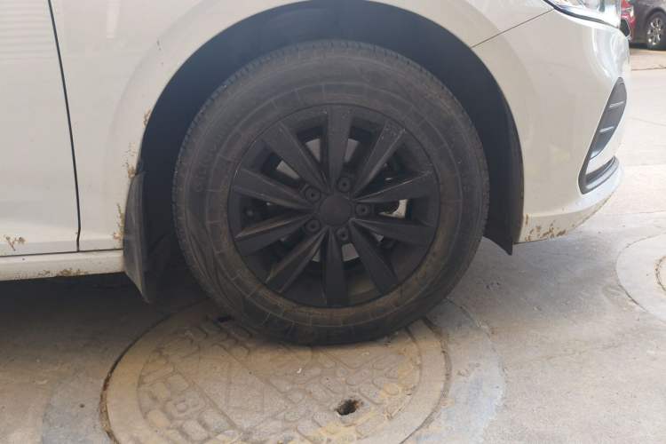 Used Volkswagen Lavida 2023 1.5L Automatic De Yi Edition Right Front Wheel Hub