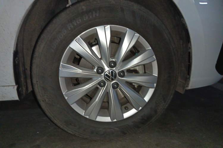 Used Volkswagen Lavida 2023 New Sharp 1.5L Manual New Comfort Edition Right Front Wheel Hub