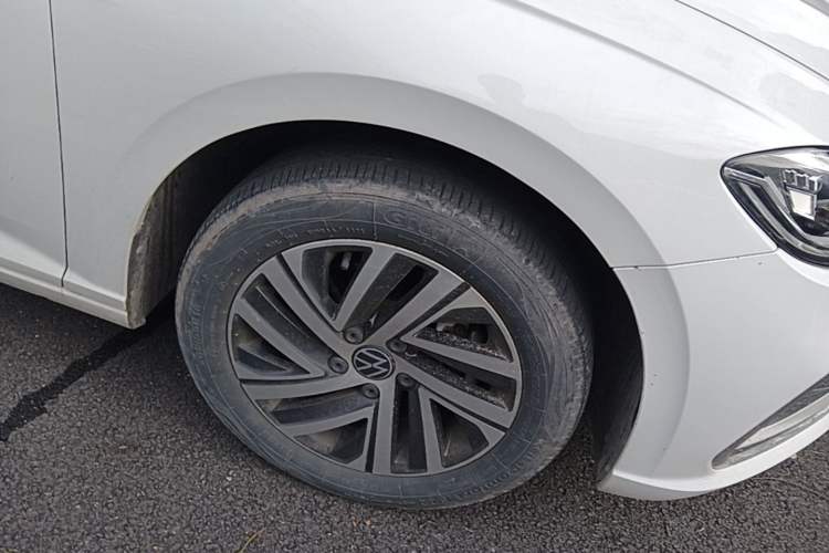 Used Volkswagen Lavida 2023 280TSI DSG Full-Comfort Edition Right Front Wheel Hub