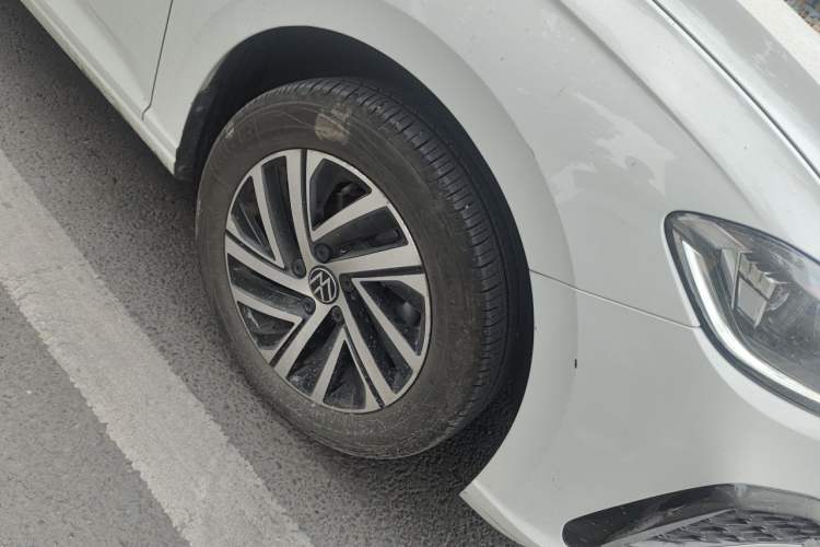 Used Volkswagen Lavida 2023 280TSI DSG Starry Sky Deluxe Edition Right Front Wheel Hub