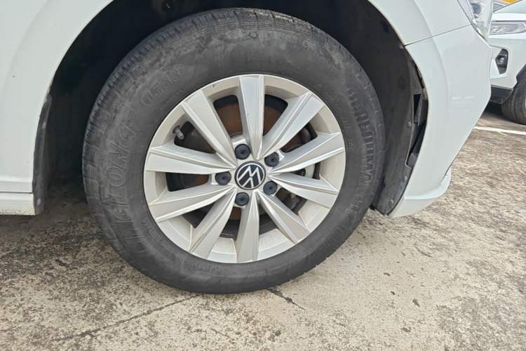 Used Volkswagen Lavida 2023 1.5L Automatic De Yi Edition Right Front Wheel Hub