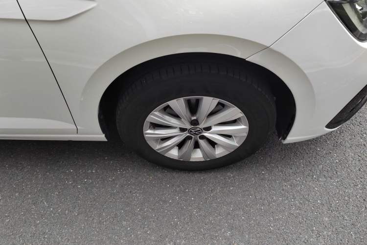 Used Volkswagen Lavida 2023 New Rui 1.5L Automatic New Yi Edition Right Front Wheel Hub