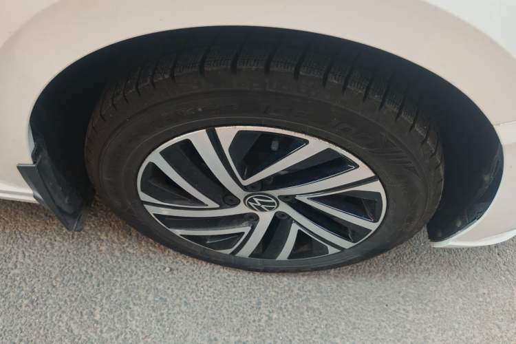 Used Volkswagen Lavida 2023 Revised Version 1.5L Automatic 5 Millionth Edition Right Front Wheel Hub