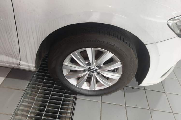 Used Volkswagen Lavida 2023 1.5L Automatic De Yi Edition Right Front Wheel Hub