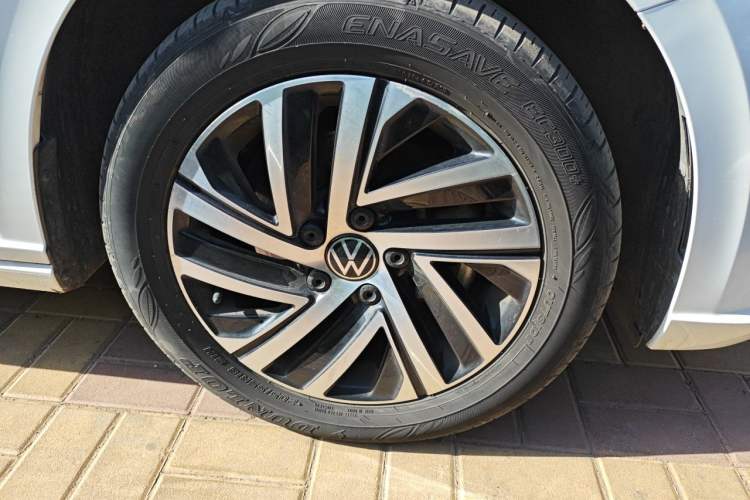 Used Volkswagen Lavida 2023 280TSI DSG Starry Sky Deluxe Edition Right Front Wheel Hub