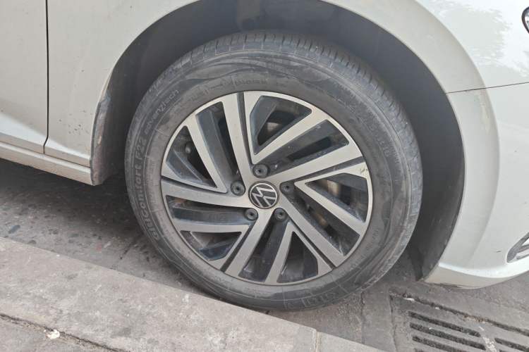 Used Volkswagen Lavida 2023 300TSI DSG Full-Comfort Edition Right Front Wheel Hub