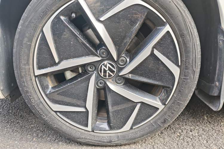 Used Volkswagen Lavida 2023 280TSI DSG Starry Sky Deluxe Edition Right Front Wheel Hub