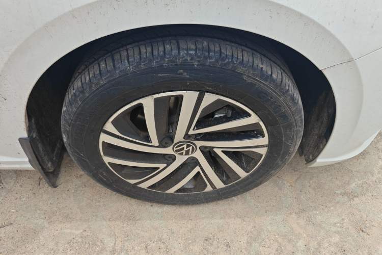 Used Volkswagen Lavida 2023 300TSI DSG Full-Comfort Edition Right Front Wheel Hub