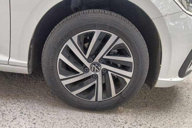 Used Volkswagen Lavida 2023 300TSI DSG Full-Comfort Edition Right Front Wheel Hub