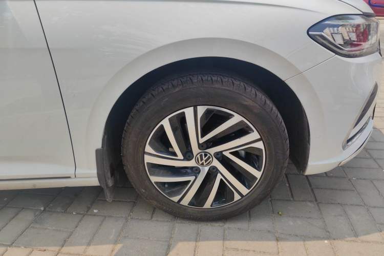 Used Volkswagen Lavida 2023 1.5L Automatic 5 Million Edition Right Front Wheel Hub