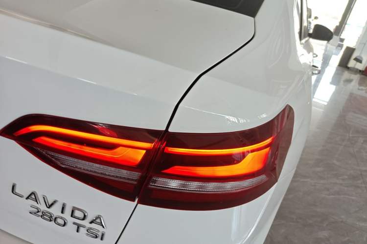 Used Volkswagen Lavida 2023 280TSI DSG Full-Comfort Edition Right Rear Taillight