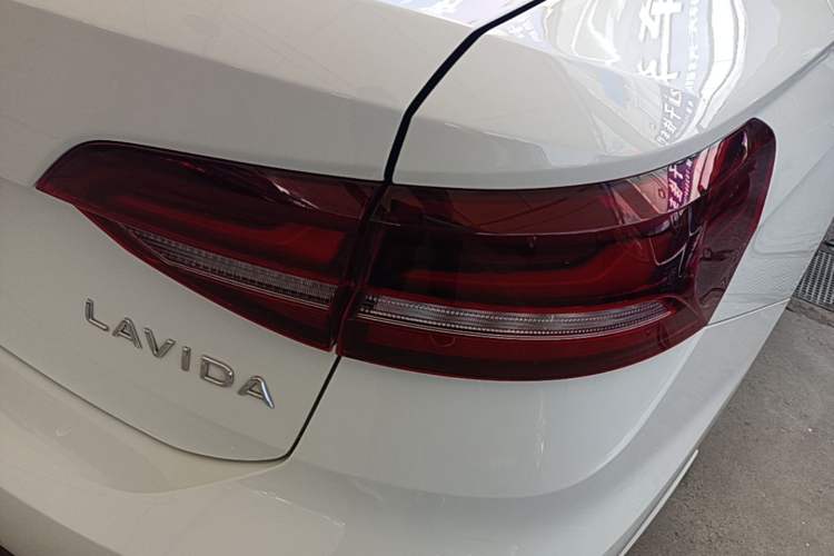 Used Volkswagen Lavida 2023 Revised Version 1.5L Automatic Starry Sky Edition – 5 Million Units Right Rear Taillight