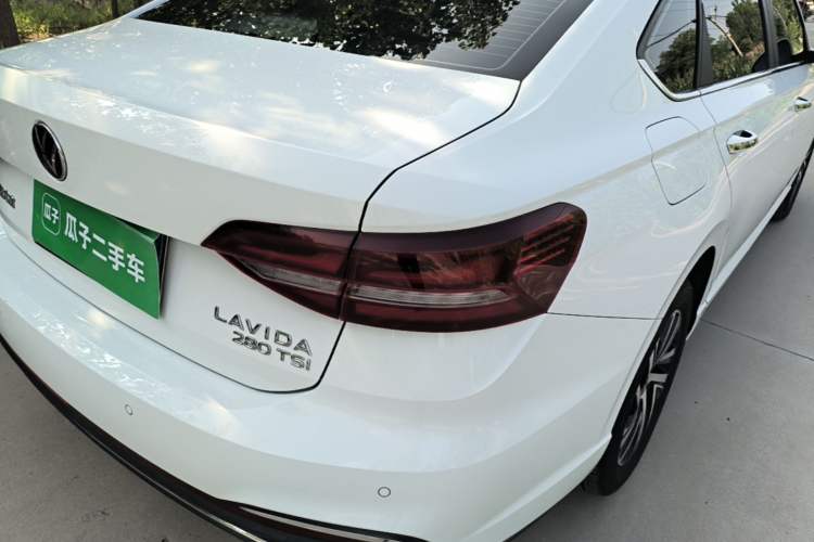 Used Volkswagen Lavida 2023 280TSI DSG Full-Comfort Edition Right Rear Taillight