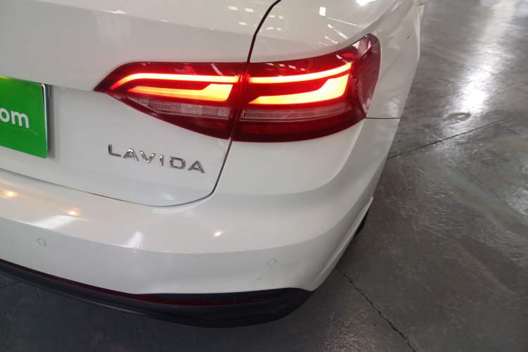 Used Volkswagen Lavida 2023 1.5L Automatic De Yi Edition Right Rear Taillight