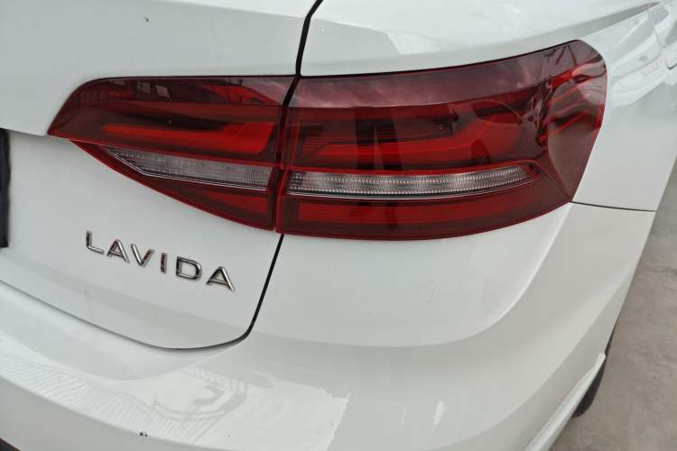 Used Volkswagen Lavida 2023 Revised 1.5L Automatic DeYi Edition Right Rear Taillight