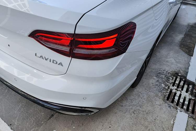 Used Volkswagen Lavida 2023 Revised Version 1.5L Automatic Starry Sky Edition – 5 Million Units Right Rear Taillight