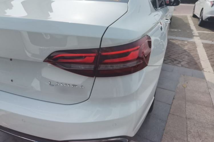 Used Volkswagen Lavida 2023 280TSI DSG Full-Comfort Edition Right Rear Taillight