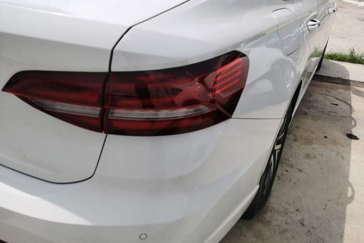 Used Volkswagen Lavida 2023 1.5L Automatic Starry Sky 5 Million Edition Right Rear Taillight