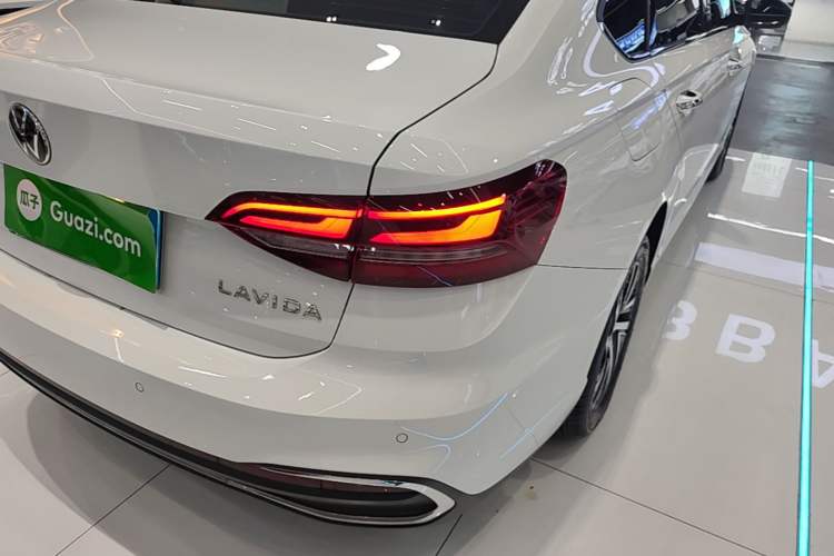 Used Volkswagen Lavida 2023 1.5L Automatic 5 Million Edition Right Rear Taillight
